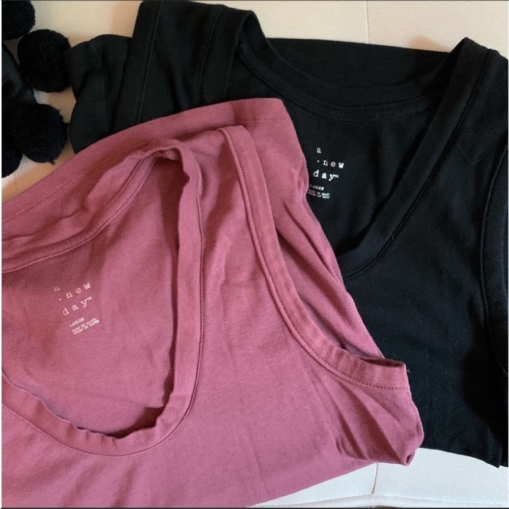 (2) A New Day Large Tank Tops Bundle (Size Large)